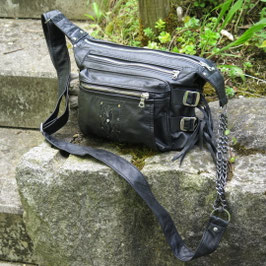 Umhängetasche "Fly Navy" – rockige Crossbody-Bag mit viel Platz