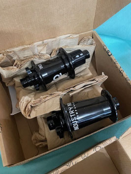 Industrynine Hydra classic 6Bolt ハブ　Black　前後セット Boost規格 28H シマノMSフリー付属