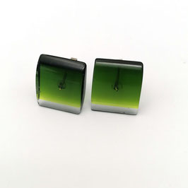 Ohrstecker grün transparent in geschwungener rechteckiger Form
