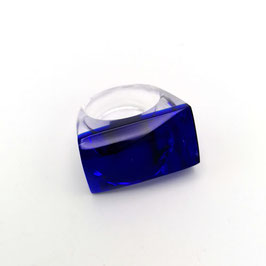 Unikatring royalblau transparent in rechteckiger Form