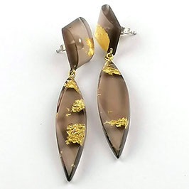 Doppelohrstecker in schlanker Blattform taupe mit Goldmetalleinschluss