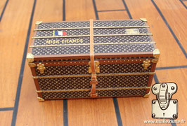 Presse papier Mini malle courrier vip 2010