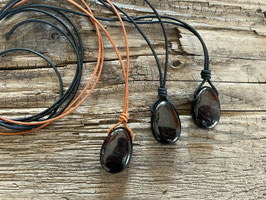 Lederband mit Granat