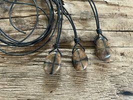 Lederkette mit Chiastolith