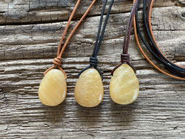 Lederband mit Orangencalcit