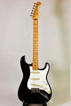 HOLD　Fender Japan STD-57