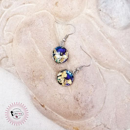 Boucles d'oreilles pendantes (les petites) en wax violet bleu vert et feuille d'or
