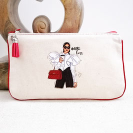 Trousse plate passepoilée rouge floquée "girl boss"