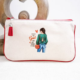 Trousse plate passepoilée rouge floquée "focus on your goal"