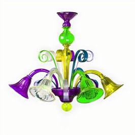Florian: lampadario in vetro di Murano colorato con con ricci e pastorali