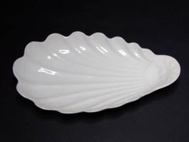 Ravier coquille porcelaine blanche / white porcelain dish shell shaped