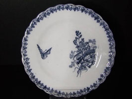 Assiette terre de fer décor bleu papillon / Ironstone Plate blue butterfly decoration