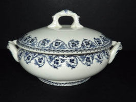 Soupière terre de fer Choisy Le Roi modèle Brienne / Ironstone Choisy Le Roi soup tureen model Brienne