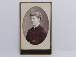 Photographie ancienne d'une femme 1900 / Antique photograph of a woman 1900s