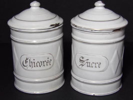 Pots à épices en métal émaillé blanc / White enamel spice pots