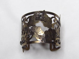 Bracelet manchette décor papillons / Cuff bracelet with butterfly decoration