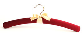 Cintre de luxe "soie rubis"
