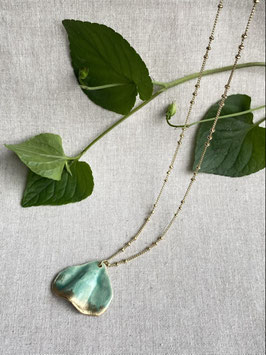 Collier céramique - pétales turquoise doré