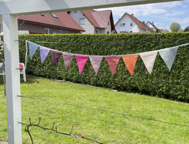 Bunte Wimpelkette aus Musselinstoff 10 Farben