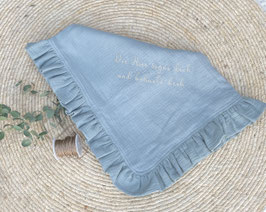 Personalisierte Musselin Decke mit Spruch | Babydecke mit Stickerei | Geschenk Taufe Geburt | Rüschen Kuscheldecke | eigener Text möglich