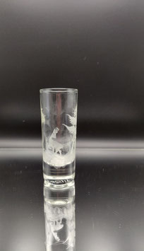 Schnaps Glas mit Gamsbock