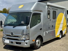 新車価格 40848000円の車両！　ＰＳＶ　ＰＴＯ式移動電源車　災害対策　イベント　電源供給　三相２００Ｖ：１２５ｋＶＡ　単相１００Ｖ／２００Ｖ：８０ｋＶＡ　蓄電池（定格４．０ｋＷｈ）　ソーラーパネル（約２８４Ｗ）（北海道）