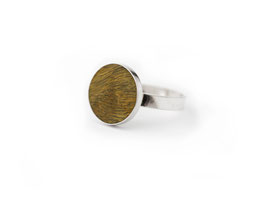 Ring mit Bulnesiaholz und Silber