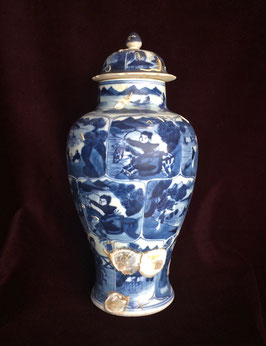 Grand vase balustre en porcelaine blanc-bleu (épave de Vung Tau, c. 1690, époque Kangxi)