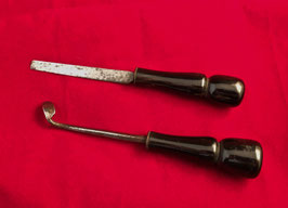 Paire de cure-fourneau à opium