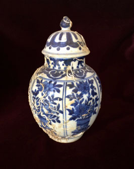 Vase couvert en porcelaine blanc-bleu (épave de Vung Tau, c. 1690, époque Kangxi)