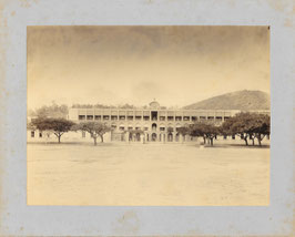 Louis Jourdain, Nouméa : la caserne Gailly-Passebosc à Nouméa. (c. 1897)