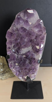 Amethyst auf Metallständer