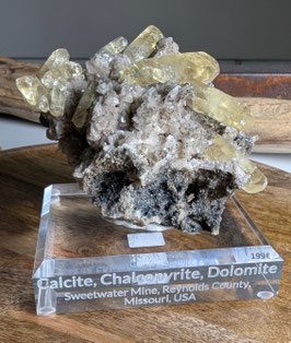 Calcit, Chalcopyrite, Dolomit