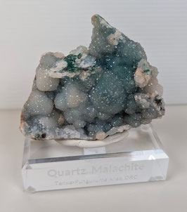 Quarz auf Malachit