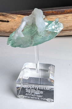 Apophyllit grün mit Stilbit