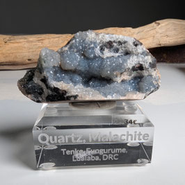 Quarz auf Malachit
