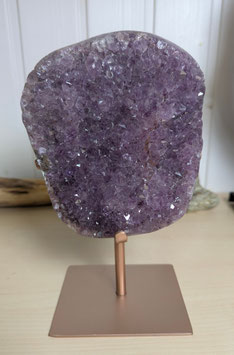 Amethyst auf Metallständer rosegold
