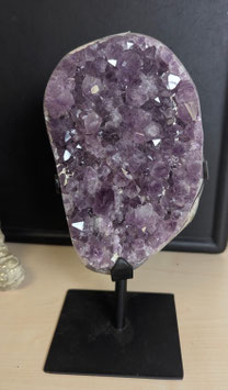 Amethyst auf Metallständer