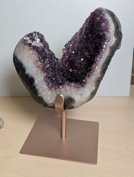 Amethyst auf Metallständer rosegold