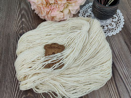 Handgesponnene Wolle POLWARTH SILK