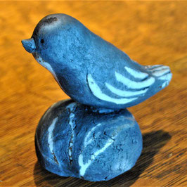 Raku-Vogel auf Stein
