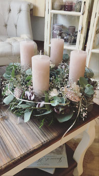 Adventskranz mit Eucalyptus
