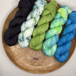 AKTION_handgefärbte Stränge 100% Merino