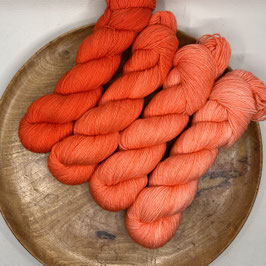 AKTION_handgefärbte Stränge 100% Merino