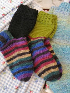 Handgestrickte Socken von Kleine Manufaktur, Bern/Schweiz (noch in L und Kindergrössen vorhanden)