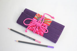 Rollmäppchen für dünne Buntstifte "Retro Flowers aubergine"