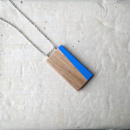 Pendentif minimaliste rectangle en bois canadien (noyer moyen pâle), corde ou chaîne à votre choix