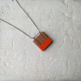 Pendentif minimaliste carré en noyer péruvien, corde ou chaîne à votre choix