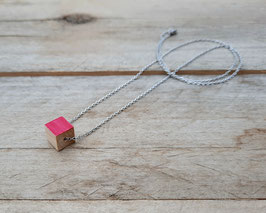 Collier minimaliste Cube de bois pâle - Chaîne argent