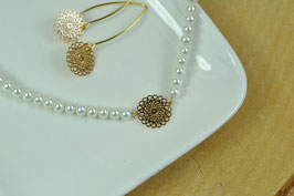 Einreihige Perlenkropfkette "Kleine Mandalablume" - goldfarben